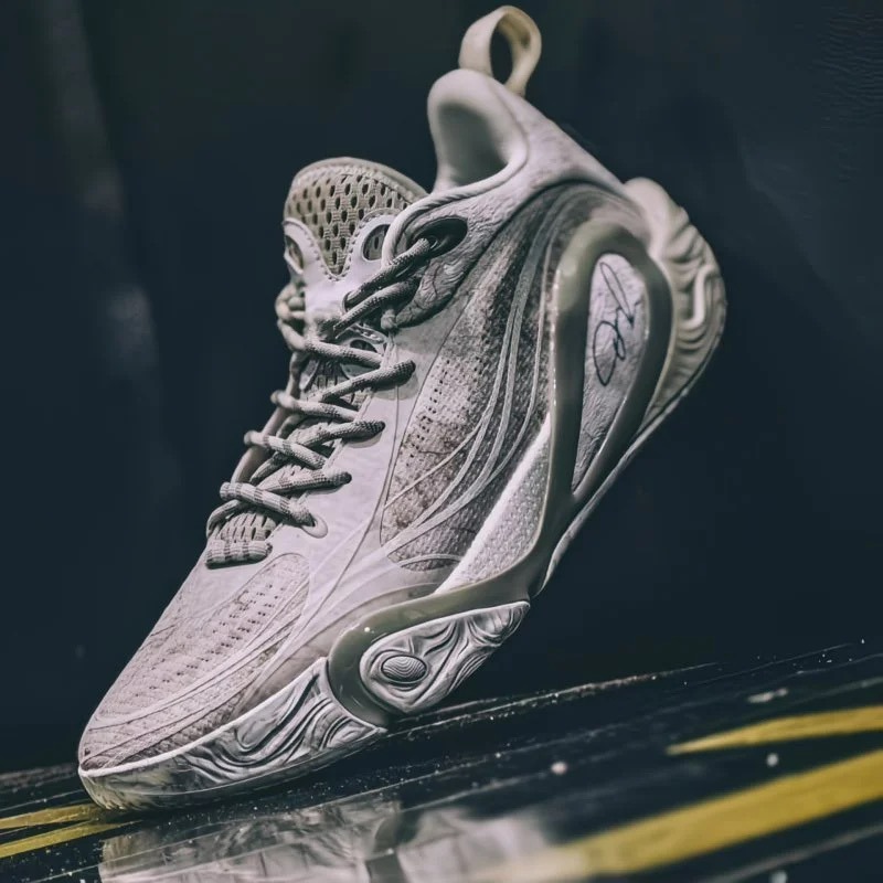 Luxury Brand Basketball Traini - đánh giá và giá Luxury Lifestyle Brand