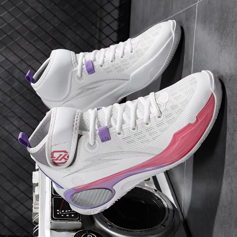 Super Cool Basketball Shoes Me - đánh giá và giá Luxury Lifestyle Brand